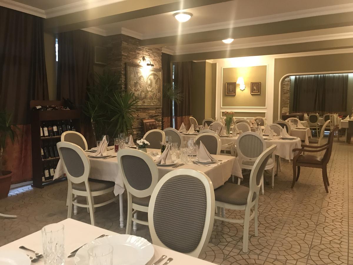 Family Hotel Garden Kŭrdzhali Dış mekan fotoğraf