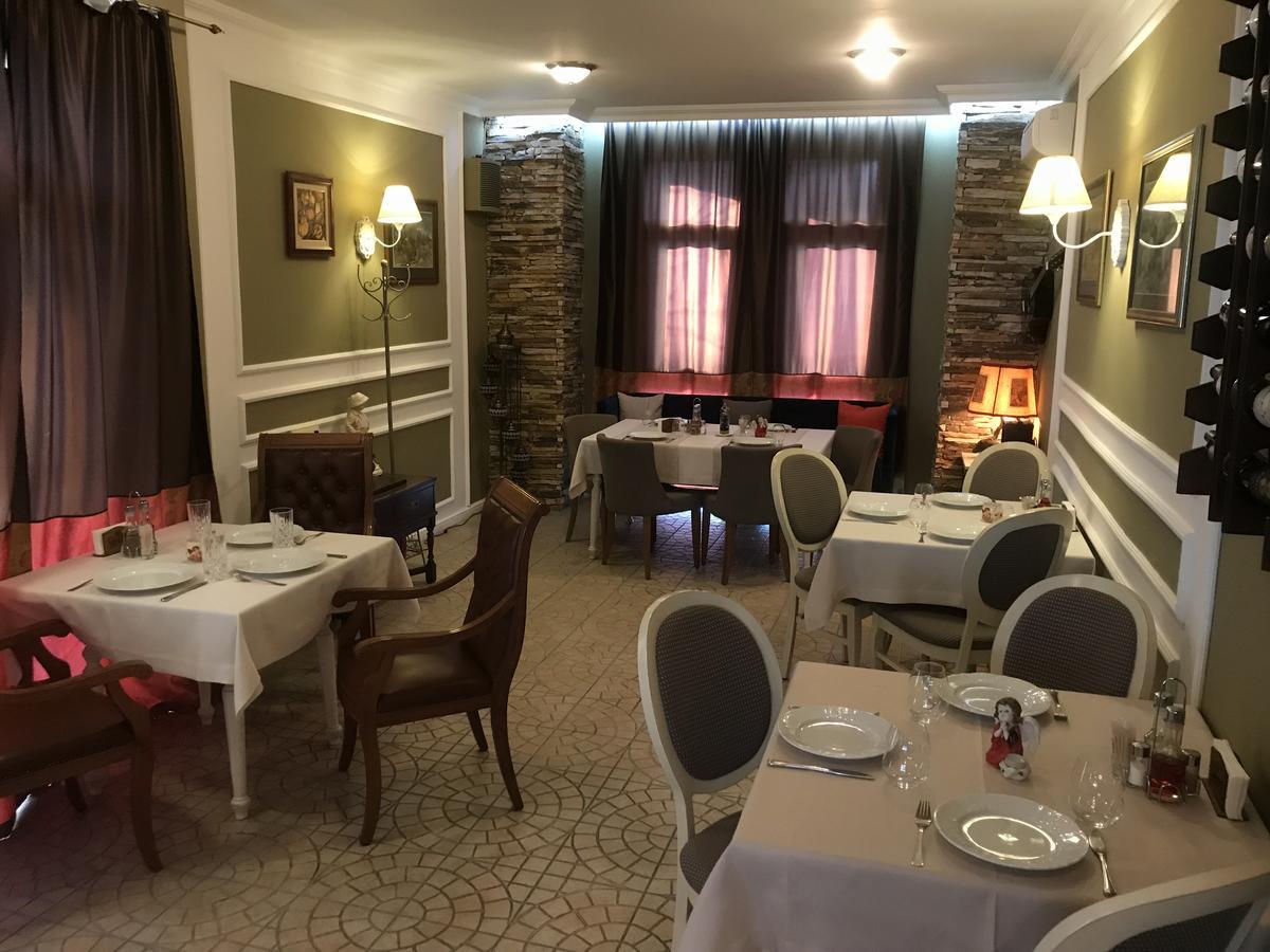 Family Hotel Garden Kŭrdzhali Dış mekan fotoğraf
